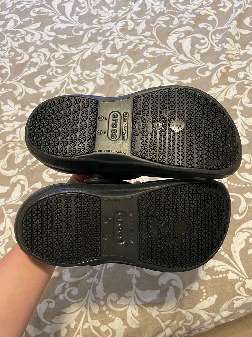 CROCS Women’s Bistro Work Clogs - Picture 2 of 2